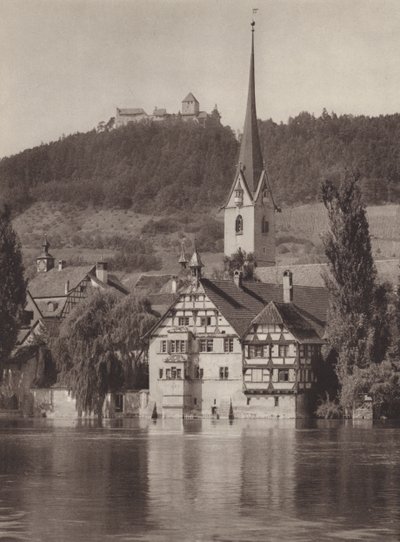 سويسرا: Stein على نهر الراين ، الدير المتجه نحو قلعة Hohenklingen (b / w photo) بواسطة جين جابريل