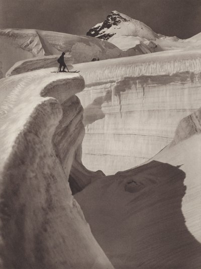 سويسرا: Jungfrau و Glacier Labyrinth و Rottalhorn في الخلفية (صورة بالأبيض والأسود) بواسطة جين جابريل