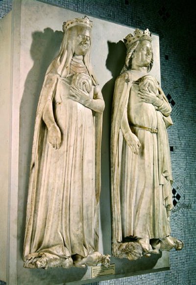 تمثال نصفي لتشارلز الرابع (1295-1328) "لو بيل" وجان ديفرو (1305-71) (رخام) بواسطة جان دي لييج
