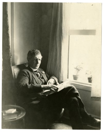 Llewelyn Powys ، c.1905-40 (صورة فضية من الجيلاتين) بواسطة جيسي تاربوكس بيلز