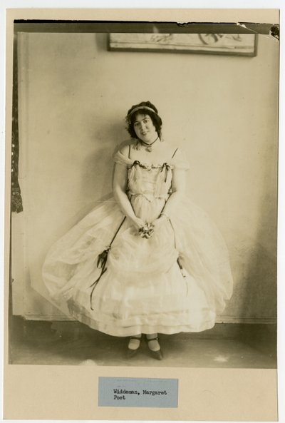 مارغريت ويدمر ، شاعرة ، 1915-1925 (صورة فضية من الجيلاتين) بواسطة جيسي تاربوكس بيلز