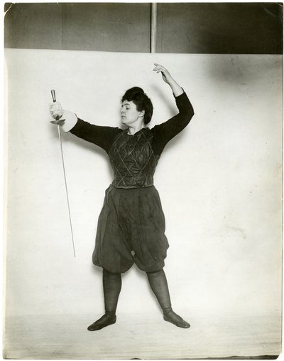 النموذج القديم ، c.1905-18 (صورة فضية جيلاتينية) بواسطة جيسي تاربوكس بيلز