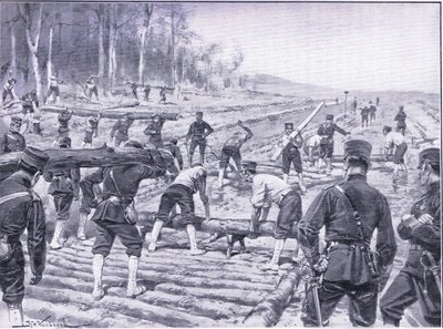 المهندسون اليابانيون يقومون ببناء طريق خشبي للقوات ، رسم توضيحي من Casells History of Russo-Japanese War Vol 1 ، c.1900 بواسطة يوهانس هيرمان باريند كوكوك