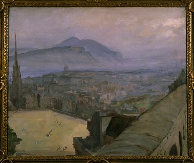منظر إدنبرة من القلعة ، ويطل عبر Esplanade باتجاه Arthur&39;s Seat و Salisbury Crags (زيت على قماش) بواسطة جون لافري