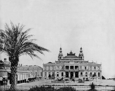 كازينو مونتي كارلو الذي بني في عام 1863 من قبل تشارلز غارنييه (صورة بالأبيض والأسود) بواسطة جون لوسون ستودارد