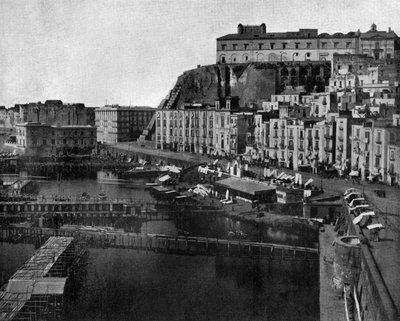 صورة لسانت لوسيا في نابولي بقلم جون لوسون ستودارد (1850 1931) منشور ترافيلر آند كونفيرنسيير التعليمي لـ - شيكاغو (صورة أبيض وأسود) بواسطة جون لوسون ستودارد