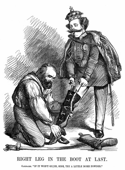 توحيد إيطاليا: جوزيبي غاريبالدي (1807-1882) ساعد فيكتور عمانويل الثاني (1820-1878) على ارتداء حذاء إيطاليا. كارتون جون تينيل من بانش ، لندن بواسطة جون تينيل
