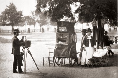 في انتظار تأجير ، من "حياة الشارع في لندن" ، بقلم ج. طومسون وأدولف سميث ، 1877 بواسطة جون طومسون