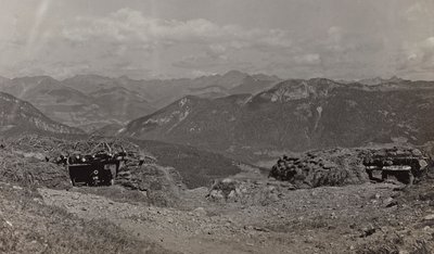 ألبوم "Meine weltkriegs - Erinnerungen South-West Front (Carinthia، Italien، South Tyrol) (حربي العالمية - ذكريات عن الجبهة الجنوبية الغربية في كارينثيا ، إيطاليا ، ترينتينو ألتو أديجي) 31/03/1915 - 12/11 / 1918 - Josef Zohles Wien ": ملاجئ للبنا بواسطة جوزيف زوهليس
