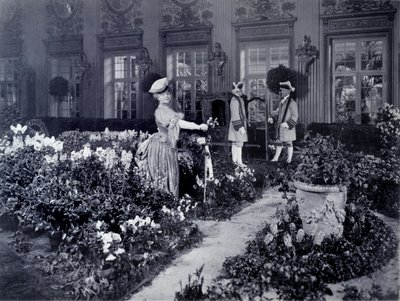 ريجان (غابرييل شارلوت ريو ، ديت) (1856-1920) ، ممثل كوميدي فرنسي يصل على كرسي لارتداء زي حفلة موسيقية في نيويورك عام 1905 بواسطة جوزيف بايرون