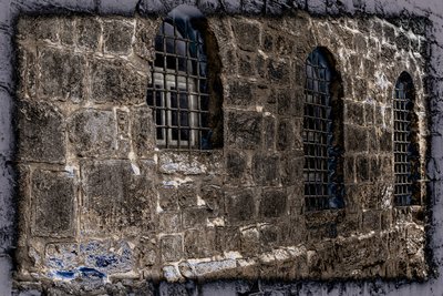  بواسطة الفرح الليونز