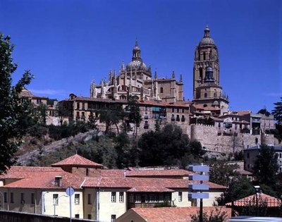 منظر للكاتدرائية من الجنوب ، 1525-1577 بواسطة خوان ورودريغو جيل دي هونتانون