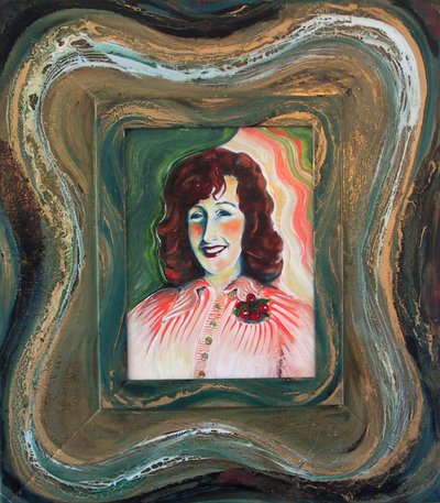 سيدة مع بروش الكرز-عمودي- بواسطة 