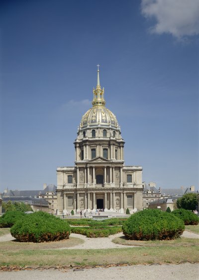 كنيسة Invalides ، بنيت 1679-1708 بواسطة جول هاردوين مانسارت