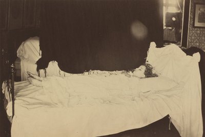 دراسة فراش الموت لأديلين غريس كلوغستون، 1872 (صورة) بواسطة جوليا مارغريت كاميرون