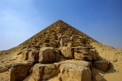 الدولة المصرية القديمة؛ الهرم في دهشور؛ مصر؛ الدولة القديمة بواسطة كينيث جاريت