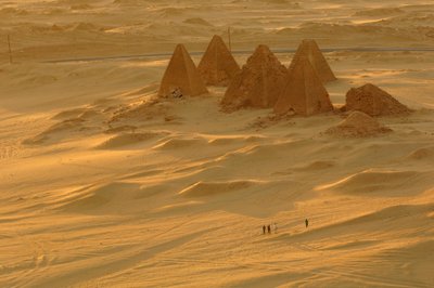  بواسطة كينيث جاريت