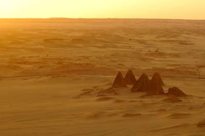  بواسطة كينيث جاريت