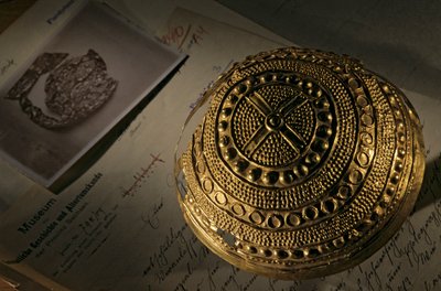  بواسطة كينيث جاريت