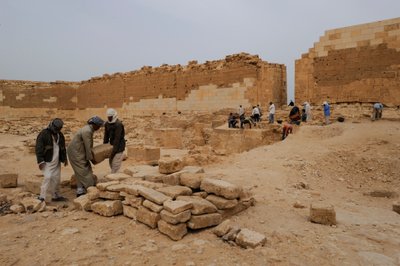 آخر الفراعنة MM7836، مصر، تابوسيريس ماجنا، معبد، كاثلين مارتينيز، أوزوريس، إيسي ...، 2011 (صورة) بواسطة كينيث جاريت