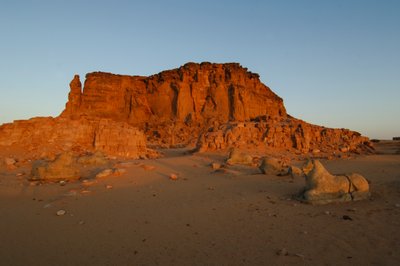  بواسطة كينيث جاريت