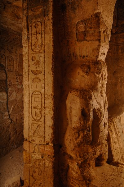 معبد تهاركا من الداخل، التفاصيل، الإله بيس، جبل البركل، مجمع معبد، فرعون تهارك، 2007 (صورة) بواسطة كينيث جاريت