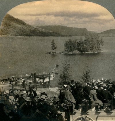 السفر عبر بلد Trossachs الساحر ، اسكتلندا ، 1902. بواسطة شركة كيستون فيو