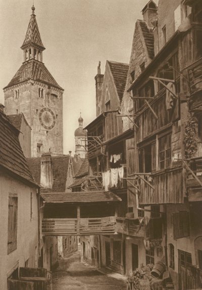 Landsberg am Lech، The Hexenwinkel؛ Landsberg on the Lech ، "Hexenwinkel" (صورة أبيض وأسود) بواسطة كيرت هيلشر