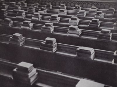 كتب في تشابل ، إيتون (صورة b / w) بواسطة لازلو موهولي ناجي