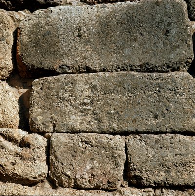 جدران بالقرب من بوابة الأسود: موقع مدينة ميسين القديمة في بيلوبونيز (1500-1100 قبل الميلاد) اليونان بواسطة الفترة الهلادية المتأخرة الميسينية