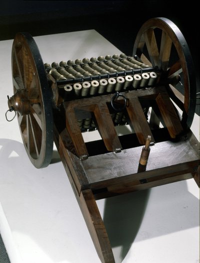 مدفع به 33 عصا دوارة ، نموذج من رسم ليوناردو دافنشي (ليوناردو دافنشي). متحف العلوم والتكنولوجيا بميلانو. بواسطة ليوناردو دا (بعد) فينشي