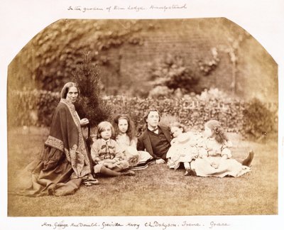 صورة لعائلة ماكدونالد مع لويس كارول ، 1863 بواسطة لويس كارول