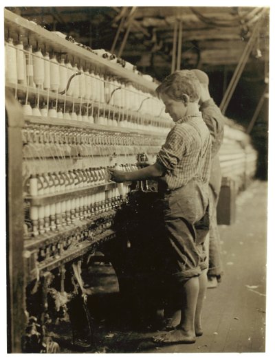 doffers الشباب استبدال البكرات الكاملة في North Pownal ، فيرمونت ، 1910 بواسطة لويس ويكس هاين