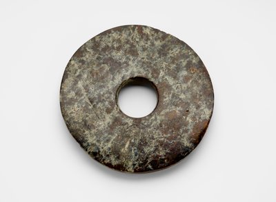 القرص ، c.3300-2250 قبل الميلاد بواسطة ثقافة Liangzhu
