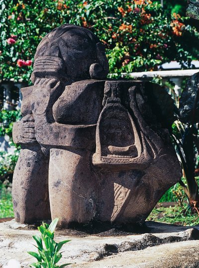 Anthropomorphic Tiki sculpture, Papeete, Tahiti, Society Islands, Archipelago of Windward Islands, French Polynesia (overseas territory of French Republic) بواسطة غير معروف غير معروف