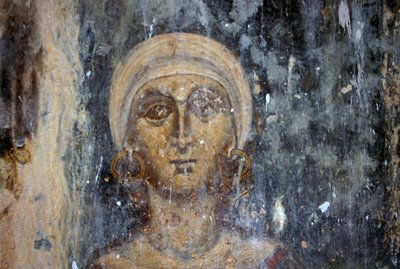 Female figure, fresco in Byzantine church of Agios Athanasios, Kefali, Crete, Greece (photo) بواسطة غير معروف غير معروف