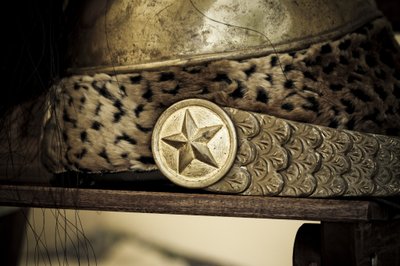 Historical reenactment: Helmet of the 23rd Regiment of Dragoons, French army, Napoleonic Wars بواسطة غير معروف غير معروف