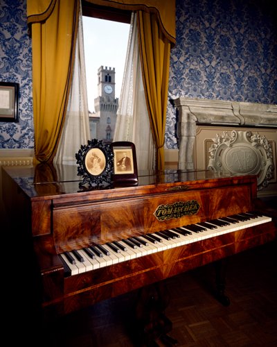 Piano in sitting room of Palazzo Barezzi, Busseto, Emilia Romagna Region, Italy بواسطة غير معروف غير معروف