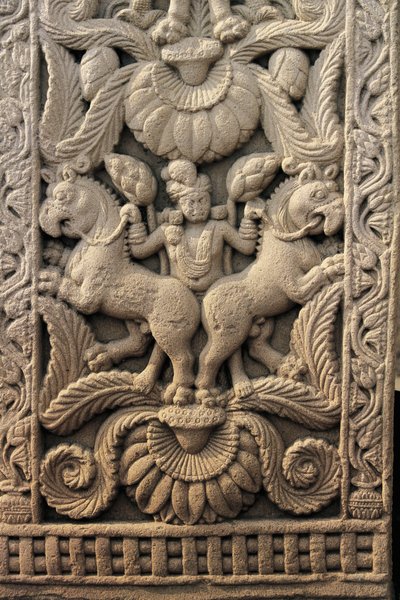 Relief on the western entrance, Great stupa, Sanchi (UNESCO World Heritage List بواسطة غير معروف غير معروف