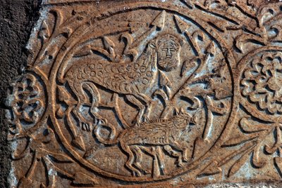Stone relief depicting fantastic animals, church of the Dormition of the Virgin (Panagia Skripou), Orchomenus, Boeotia, Greece, 9th century (photo) بواسطة غير معروف غير معروف
