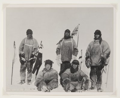 The Five at the South Pole (طباعة بروميد) بواسطة الملازم هنري روبرتسون باورز