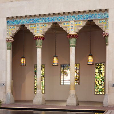 عناصر معمارية من Laurelton Hall ، Oyster Bay ، New York ، c.1905 (الحجر الجيري والسيراميك والزجاج Fravrile) بواسطة لويس كومفورت تيفاني