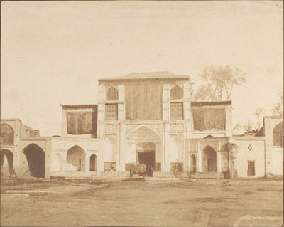 المدخل الخارجي لقصر الملك ، طهران ، 1858. بواسطة لويجي بيسشي
