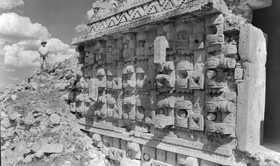  بواسطة لويس ماردن
