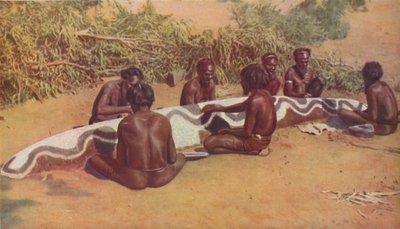 "الطقوس الطوطمية بين الأستراليين السود" ، عام ١٩٣٥ بواسطة ماكميلان للنشر