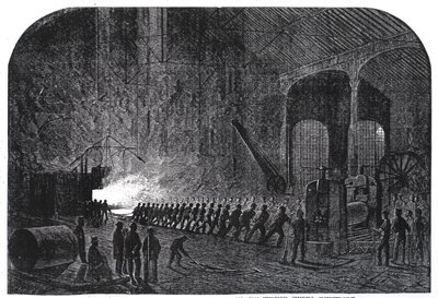عملية تدوير لوحات الدروع لسفن جلالة الملكة في Alas Steelworks ، شيفيلد ، رسم توضيحي من "أخبار لندن المصورة" ، 14 سبتمبر 1861 بواسطة ميسون جاكسون