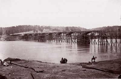 جسر عبر نهر تينيسي في تشاتانوغا ، كاليفورنيا. 1864. بواسطة ماثيو برادي