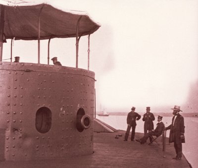 Crew on the deck of the USS Monitor, c.1862 (sepia print) بواسطة ماثيو برادي