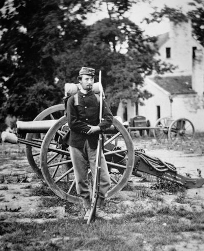 تم تصوير الجندي DWC Arnold ، Union Army ، بالقرب من Harper's Ferry ، فيرجينيا بواسطة ماثيو برادي