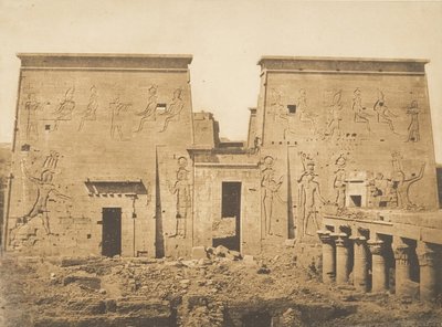 دروموس وبيلون من معبد إيزيس العظيم ، في فيلة ، ١٣ أبريل ١٨٥٠. بواسطة ماكسيم دو كامب